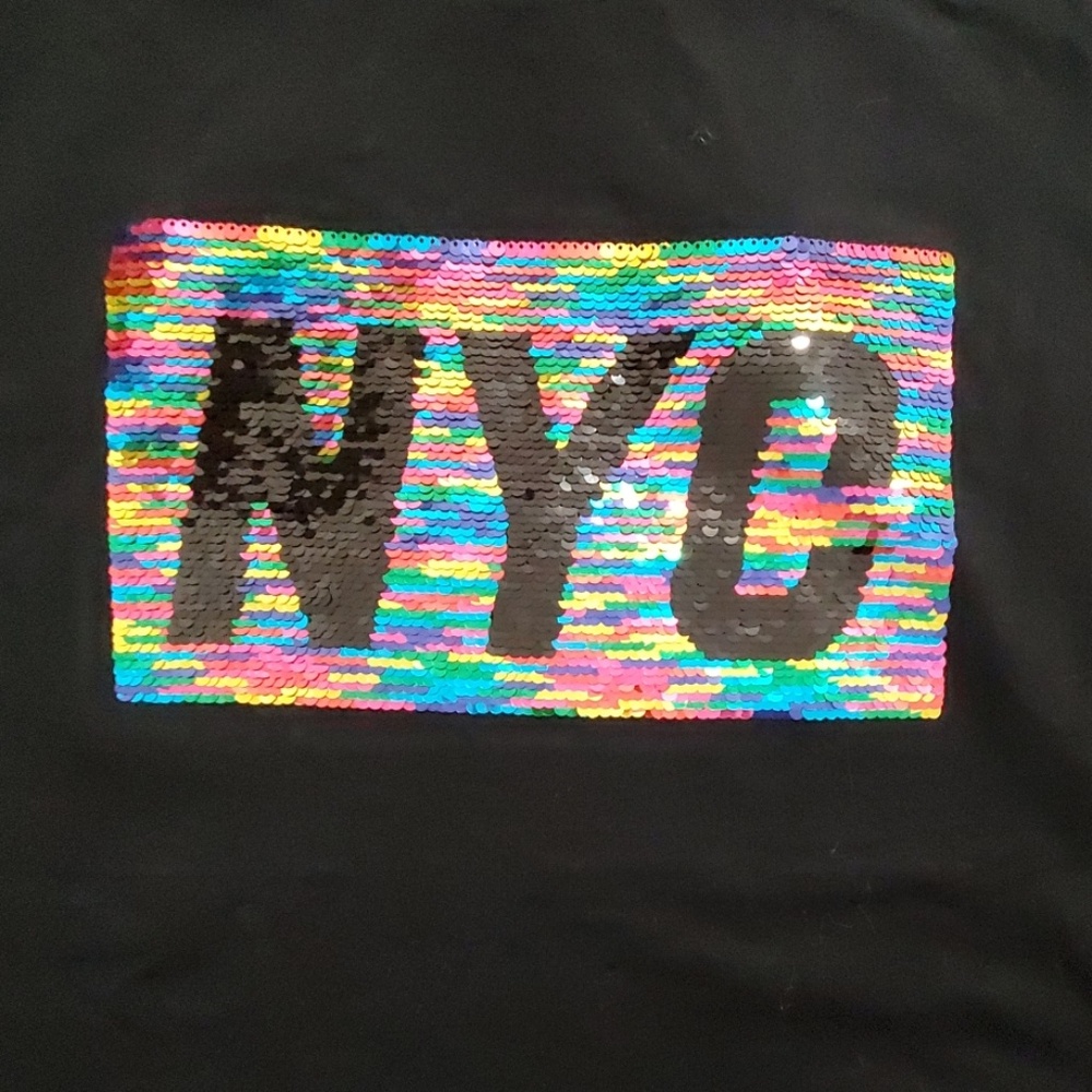 H & M  Divided black reversible sequin top NYC Big Apple Broadway 42nd St. Bronx - Picture 4 of 8